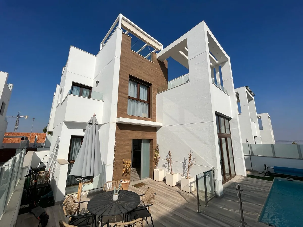 Piękna willa z basenem – Los Balcones